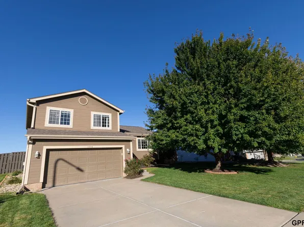 17258 Ruggles St, Omaha, NE 68116