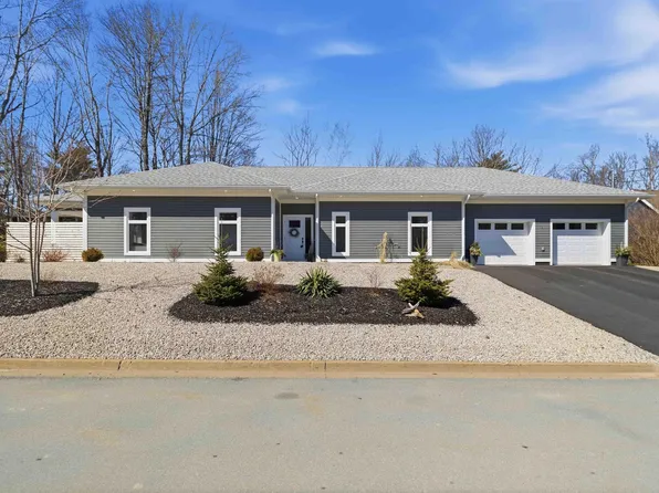 51 Cresthaven Ct, Lunenburg, NS B4V 3Z3