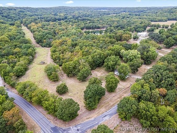 3rd image of S Honey Creek Ln