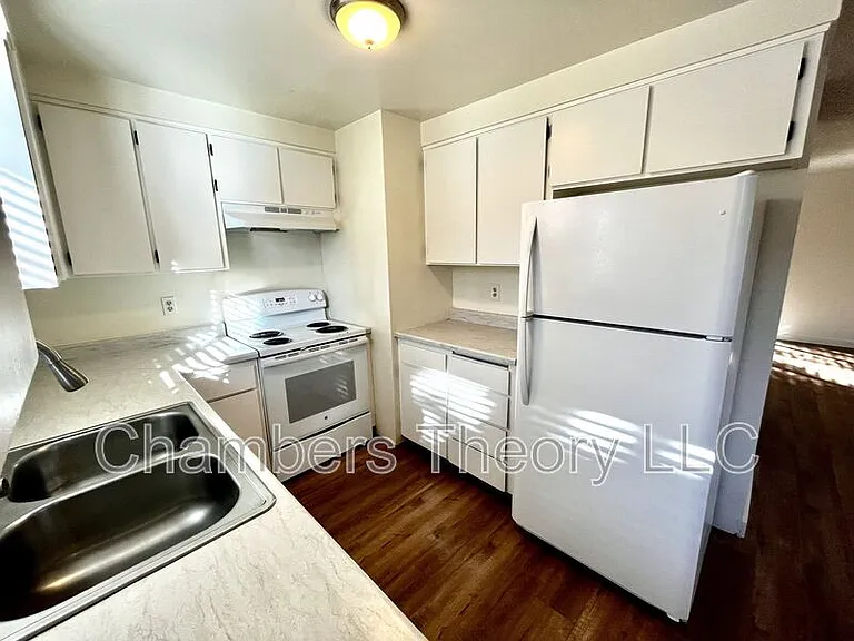 695 SE Centennial St #B — Photo 12