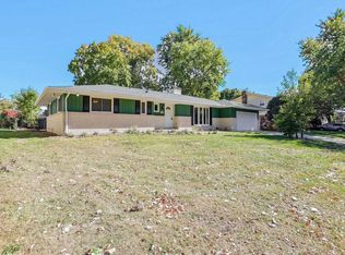 1716 Georgetown Dr, Champaign, IL 61821