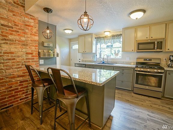 4th image of 7219 Turquoise Dr SW