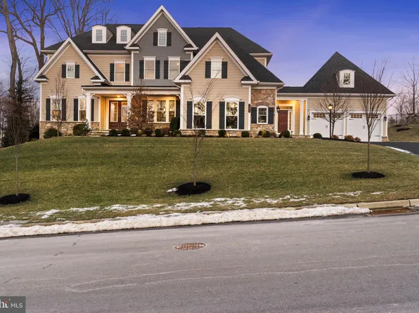 1 Gershwin Dr, West Chester, PA 19380