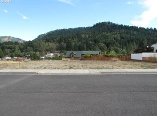 120 Deer Song Ct, Canyonville, OR 97417