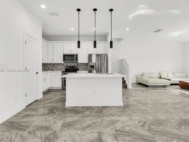 582 Parsons Way — Photo 3