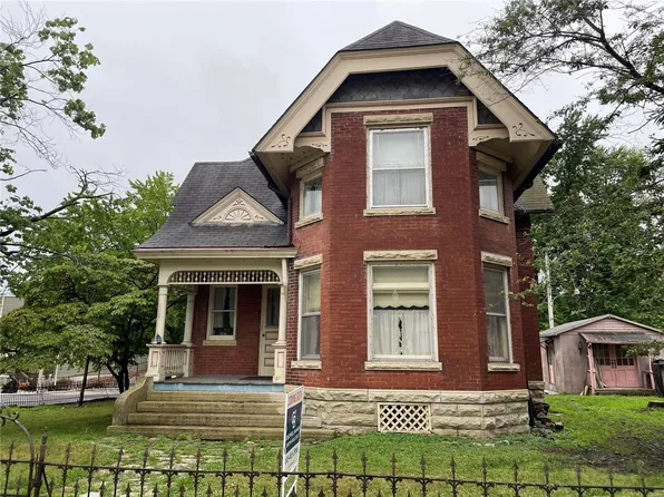 229 E Main St, Grafton, IL 62037