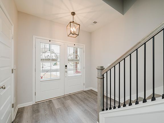 4th image of 1760 Baxter Ave