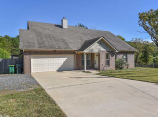3 Claremore Dr, Little Rock, AR 72227