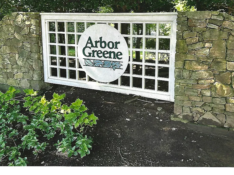 604 Arbor Greene Dr — Photo 1