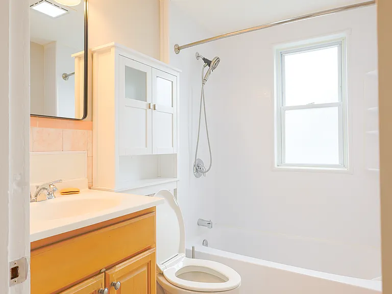 31 Graham St #2 — Photo 15