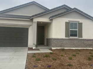 10 Knotgrass St, Hemet, CA 92543