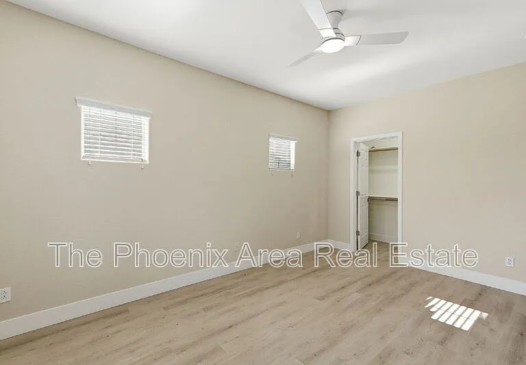 554 E San Carlos Way — Photo 14