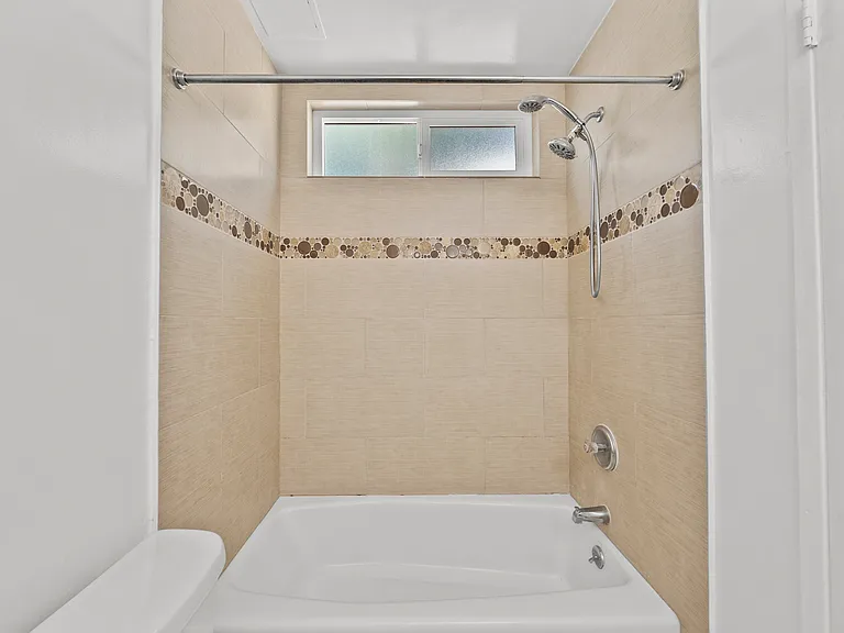 1450 Harvard St #3 — Photo 12