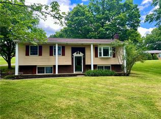 925 Manifold Rd, Washington, PA 15301