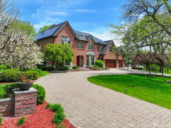 1400 Banbury Rd, Inverness, IL 60067