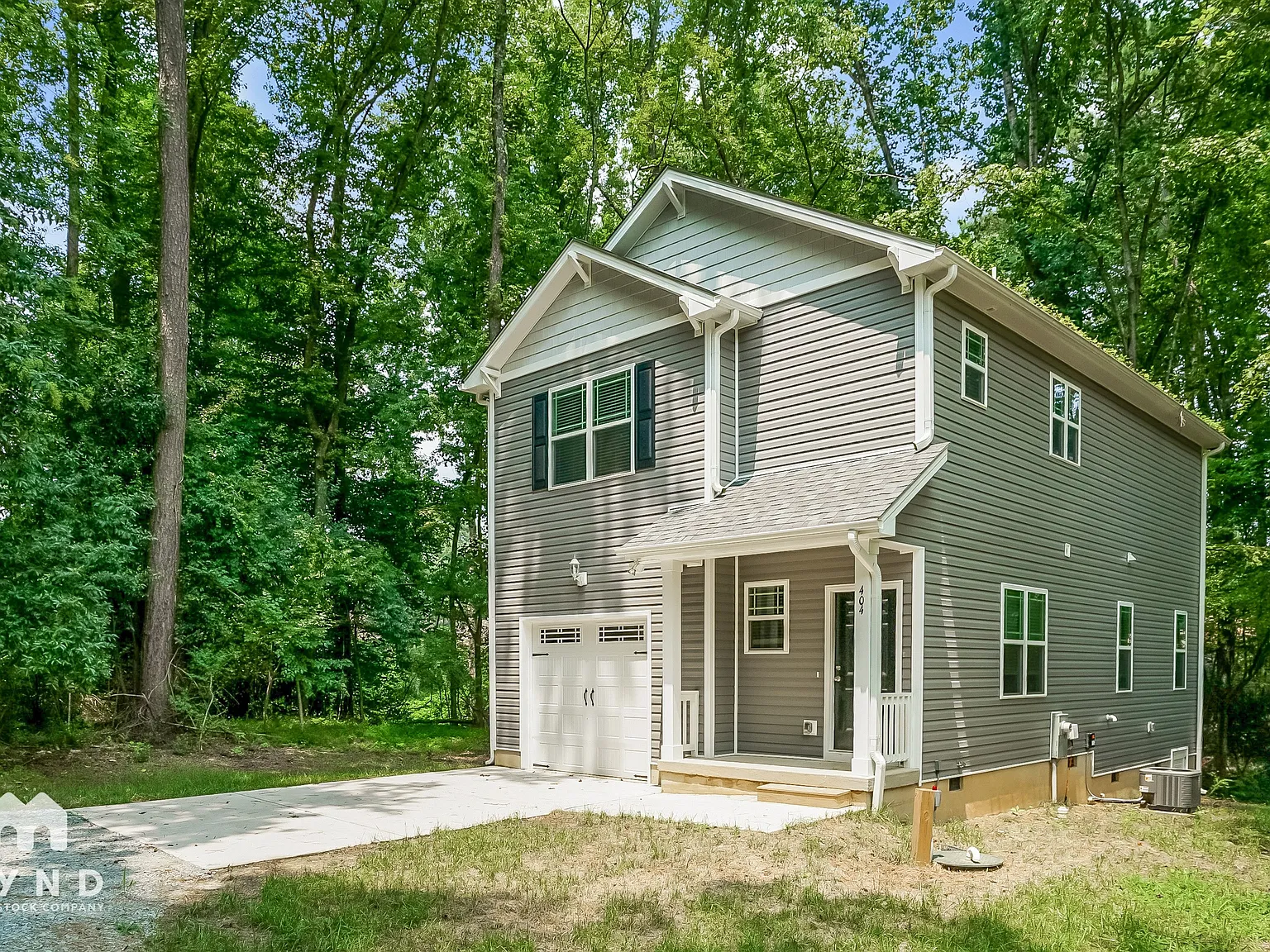 3 bed, 2.5 bath, 1642 sqft, $2,025 — Photo 2