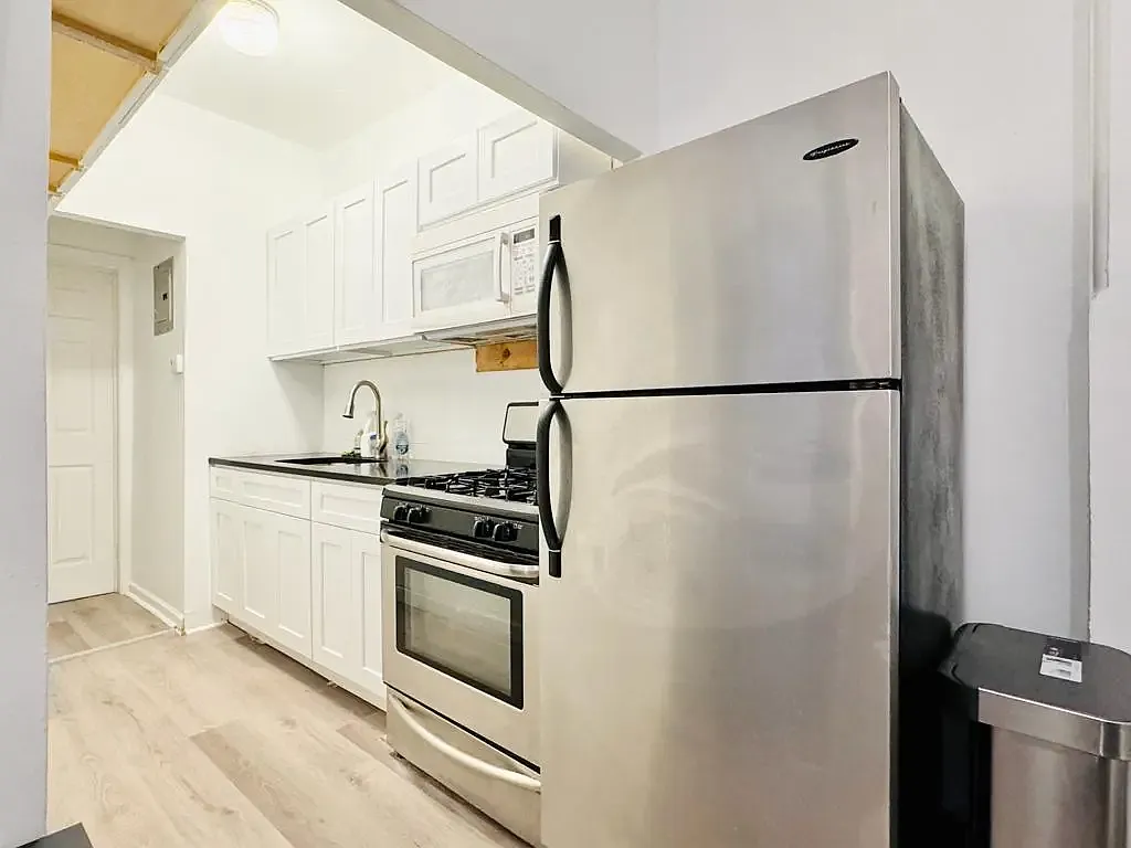 3 bed, 1.5 bath, 1000 sqft, $1,180 — Photo 4