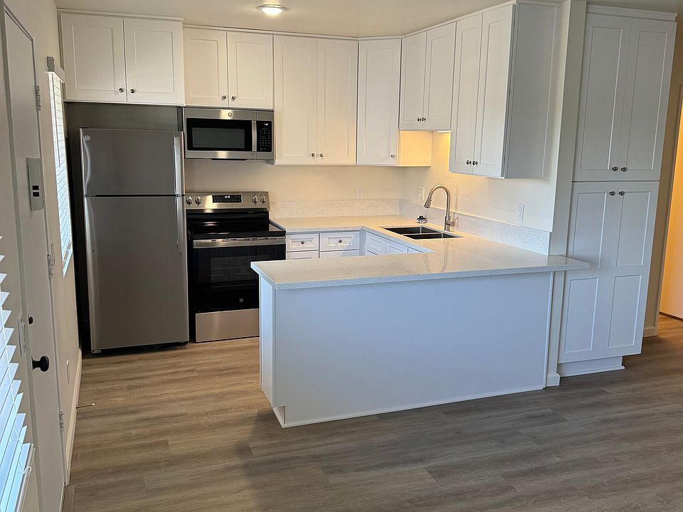 1st image of 1038 S Sunshine Ave S #26