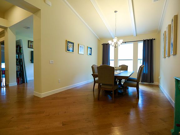 3rd image of 388 Chelsea Place Ave