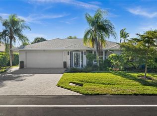 945 Moon Lake DR, NAPLES, FL 34104