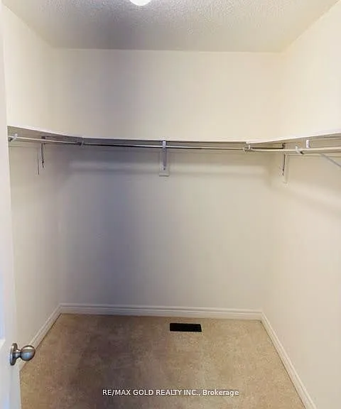 35 Riverwalk Dr — Photo 13