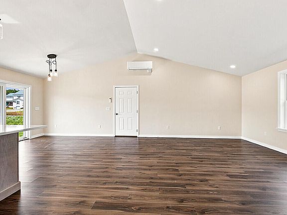 5th image of 6 Mariner Way