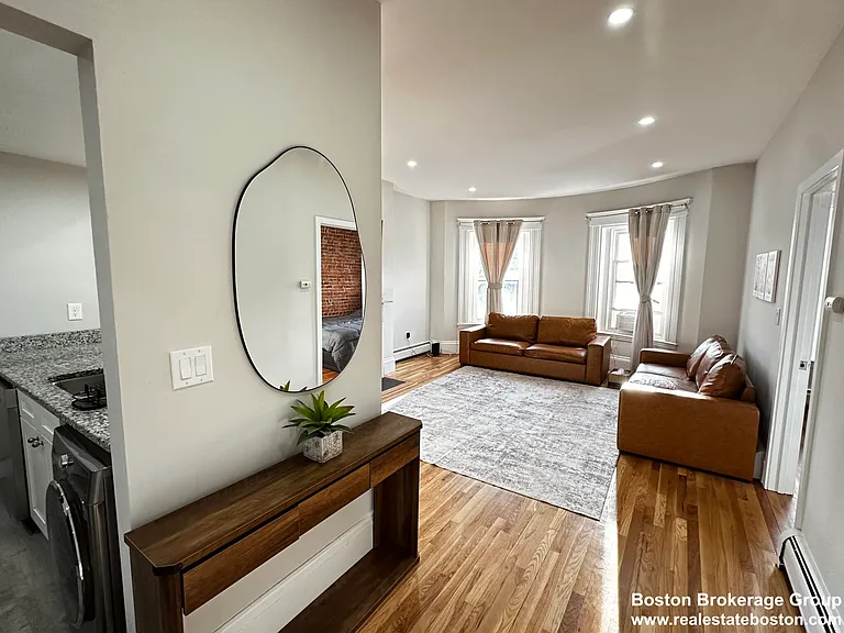 670 State St #4 — Photo 5