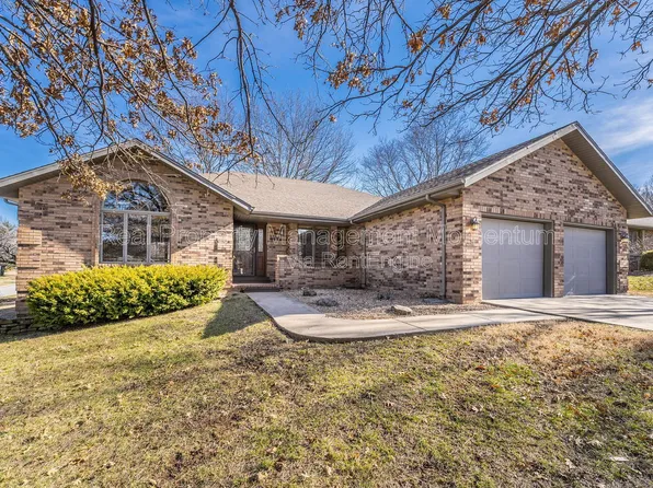 1868 S White Oak Ave, Springfield, MO 65809