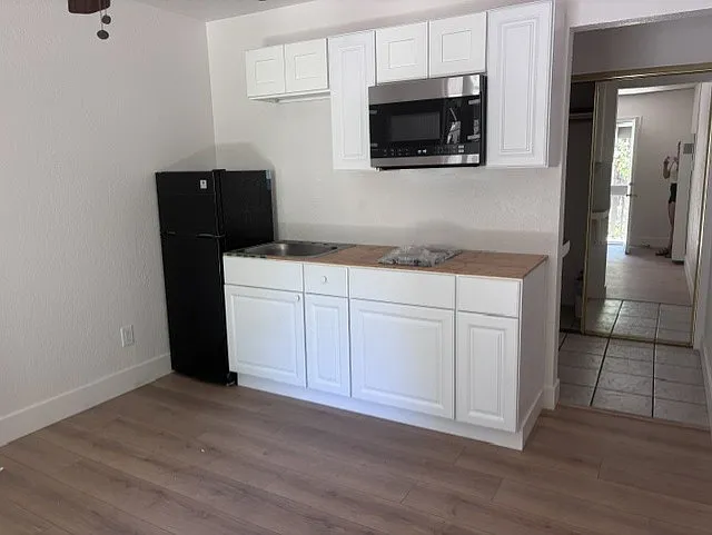 1031 Moss Road - Apt 10 — Photo 2