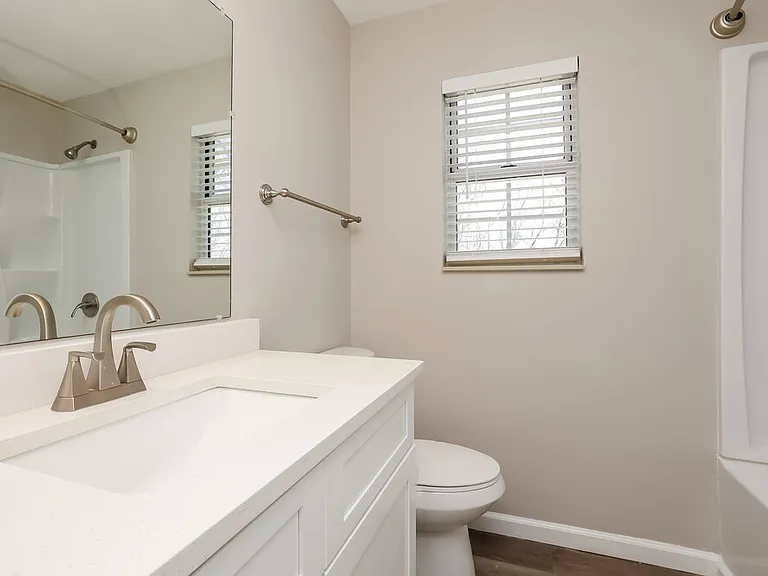 812 Dresden Ct — Photo 19