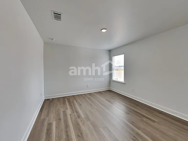 116 Punderson Dr — Photo 13