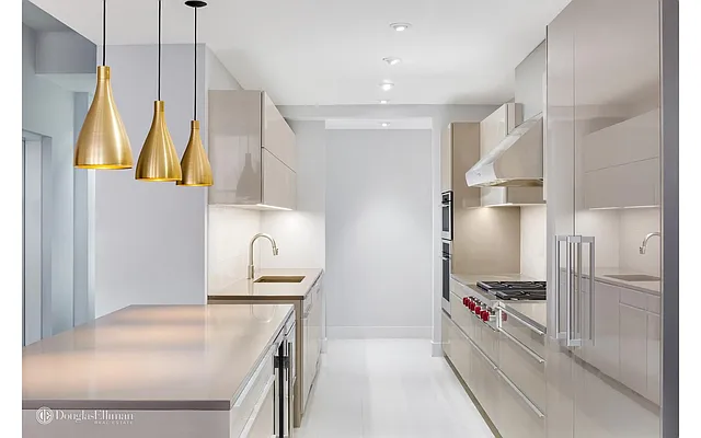 Sold by Douglas Elliman | media 22