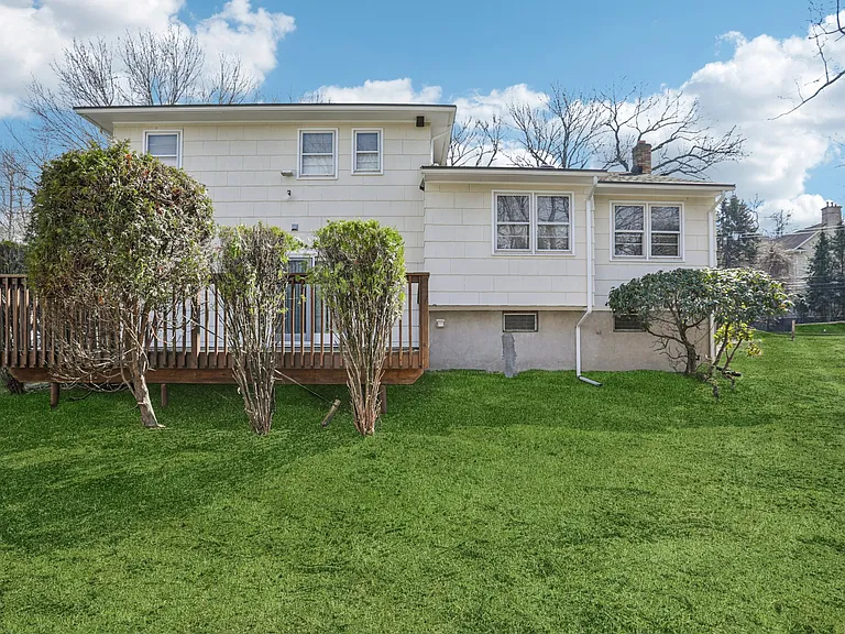 2 Eisenhower Rd — Photo 23