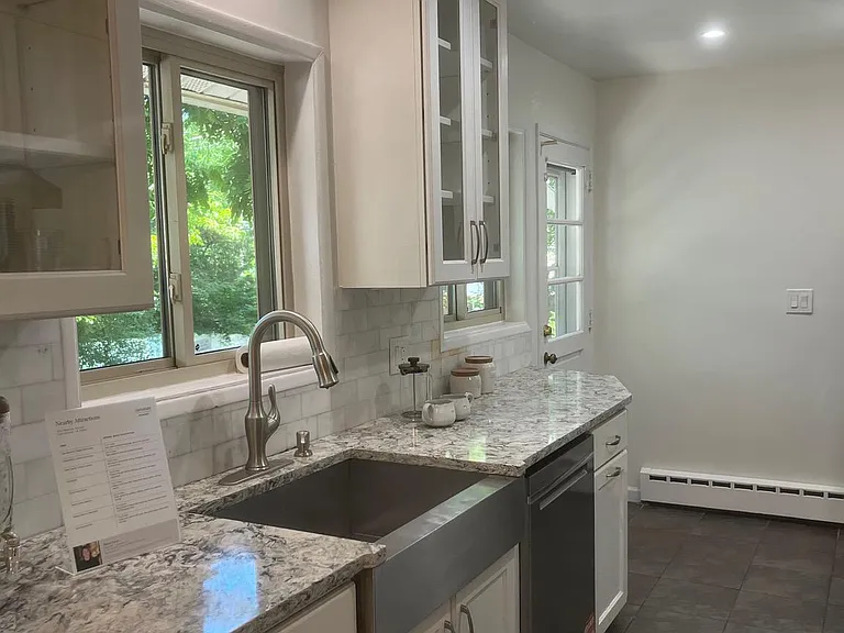 3440 Skyview Ter — Photo 24