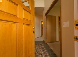 571 Farrell Ct, Seaside, OR 97138