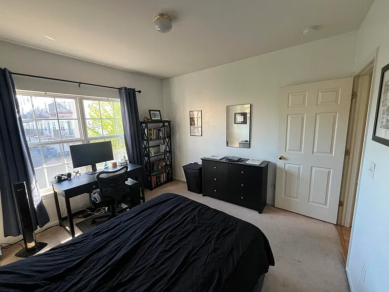 1021 Maiden Ln — Photo 17