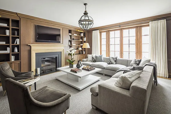 Sold by Compass | media 6