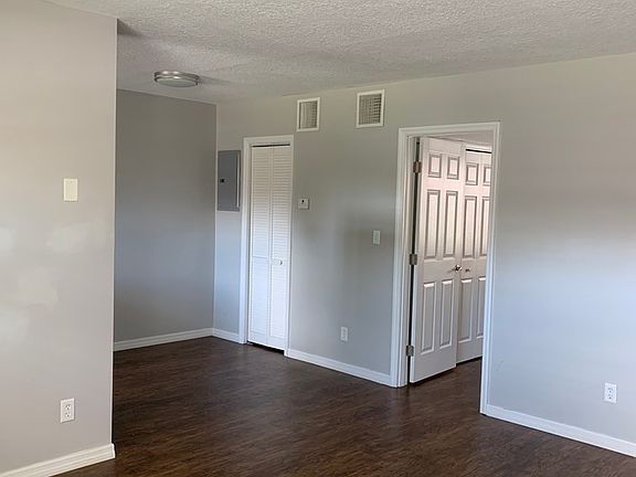 2nd image of 1466 Palm Ave APT 3