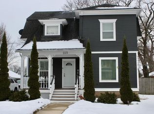 225 Maple Ave, Walworth, WI 53184