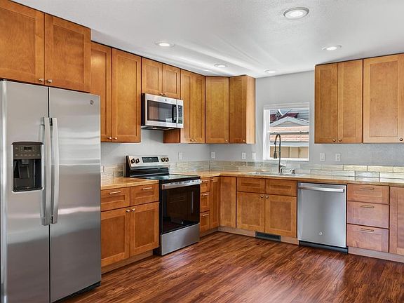5th image of 235 S 7th Street #H