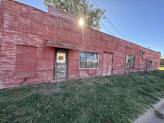 2nd image of 204 E Bryan Ave