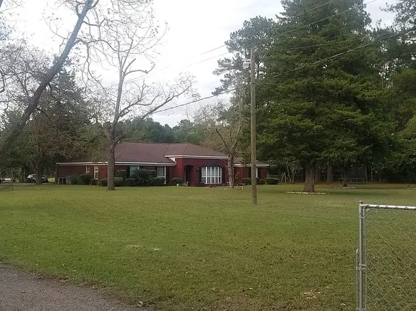 703 E Wacona Dr, Waycross, GA 31501