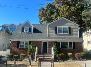 61 Linwood Rd N #2, Pt Washington, NY 11050