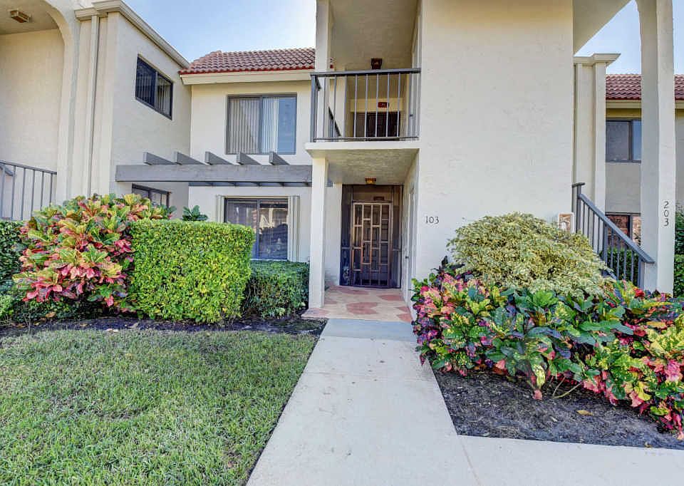 1st image of 5575 Fairway Park Dr APT 103