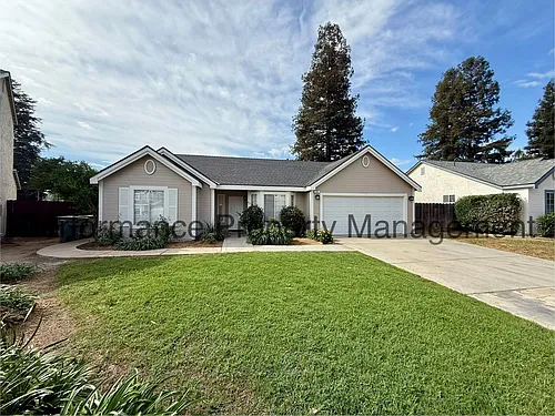 8735 N Cedar Ave #121 Photo 1