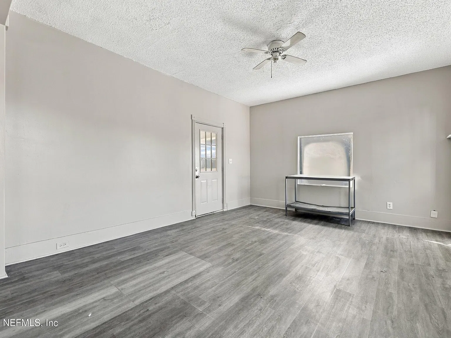 2 bed, 1.0 bath, 994 sqft, $1,175 — Photo 3