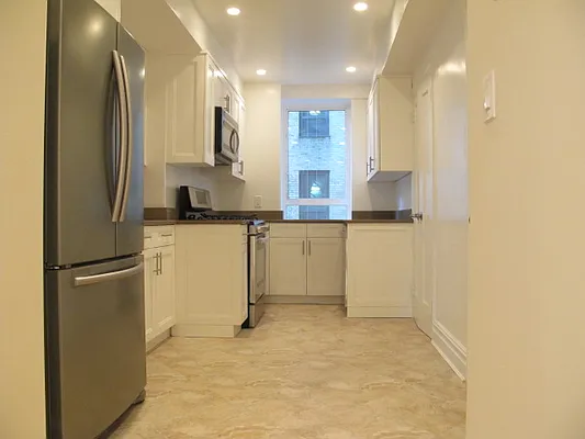 Sold by Roxann Realty LLC | media 18