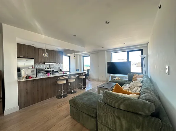 691 Marcy Avenue image 1 of 7