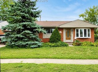 405 S Wildwood St, Westland, MI 48186
