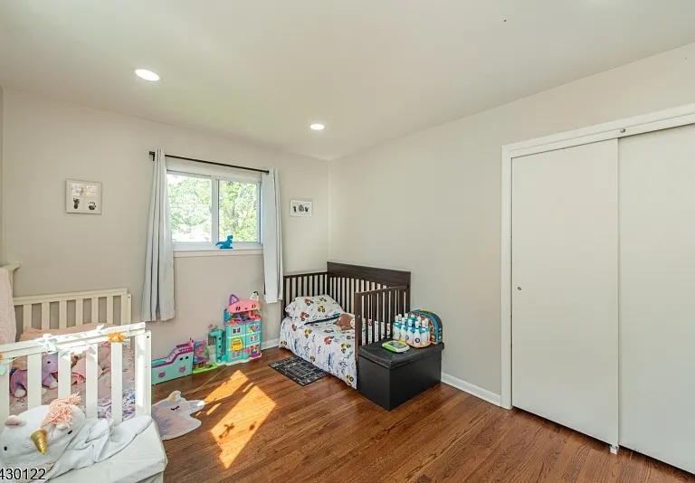 206 Centre St — Photo 12